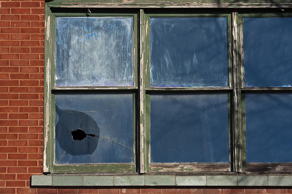 Broken window lg (jpott)